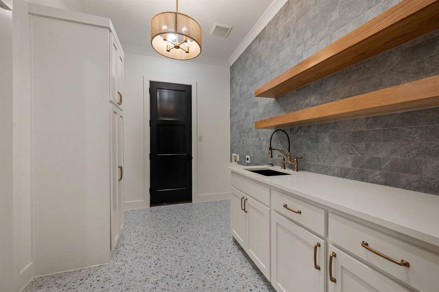 Furnished interior view inside a new home in Montclair, Prosper (Image 9).