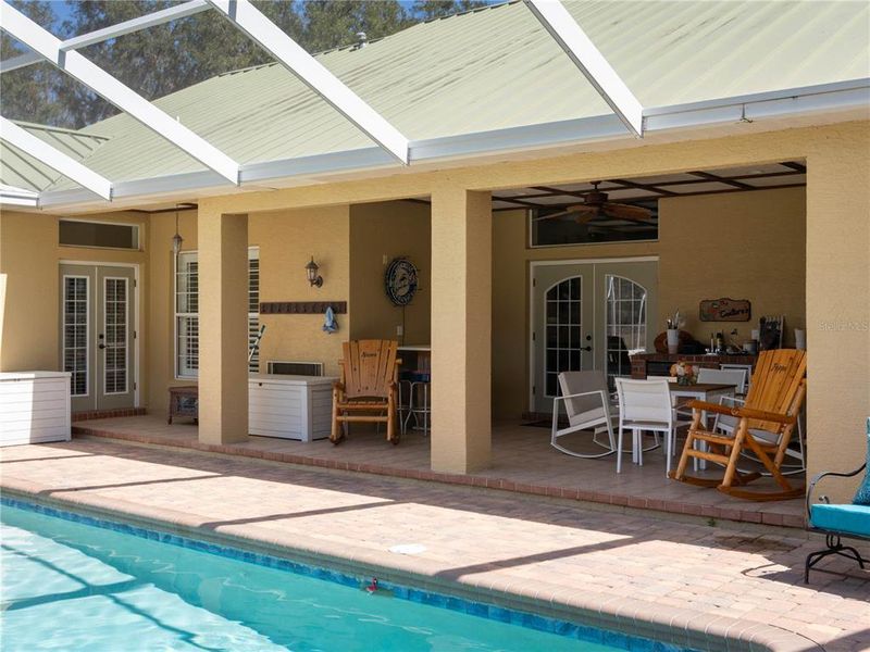Exterior details and patio area of a home in , Ocklawaha (Image 22).