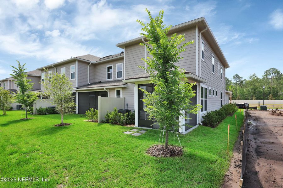 Exterior details and patio area of a home in Woodland Park, Ponte Vedra (Image 27).