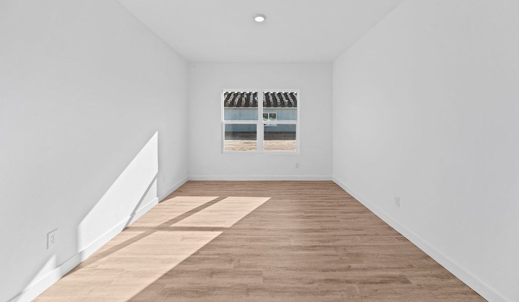 Spacious, unfurnished interior of a new home in Solterra, Green Valley (Image 25).