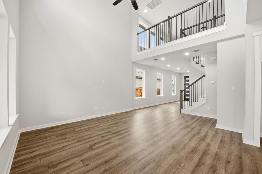 Spacious, unfurnished interior of a new home in Heritage, Dripping Springs (Image 30).