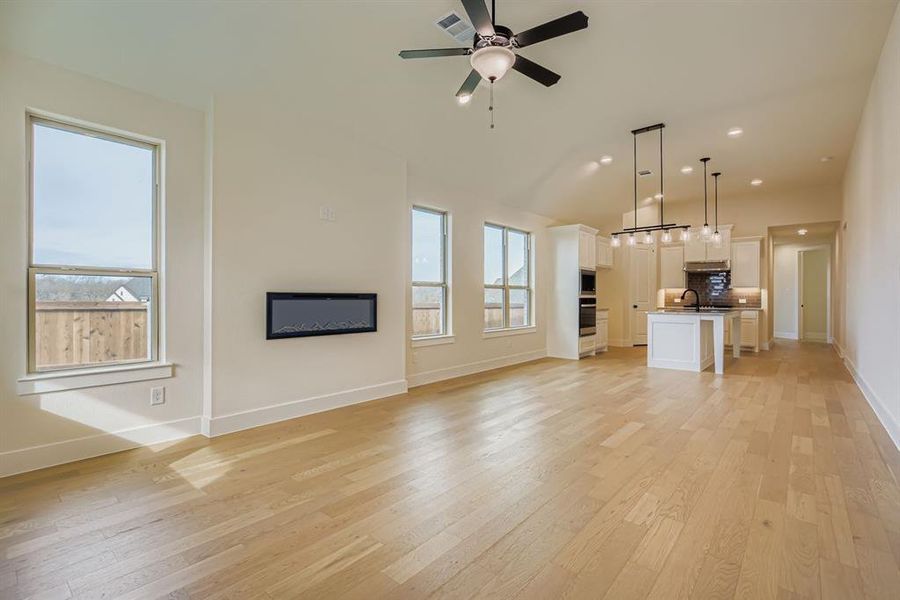 Spacious, unfurnished interior of a new home in Hillstead, Lavon (Image 23).