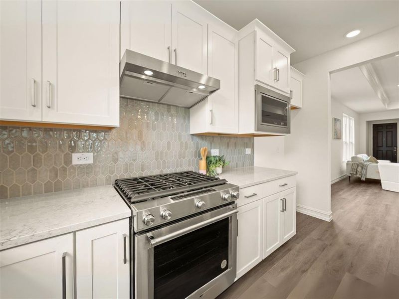 Furnished interior view inside a new home in Del Webb at Legacy Hills, Celina (Image 8). Furnished interior view inside a new home in Del Webb at Legacy Hills, Celina (Image 8).