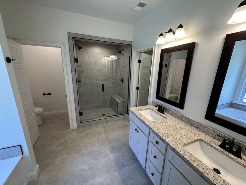 Furnished interior view inside a new home in Weston, Campobello (Image 7).