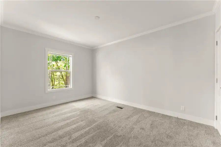 Spacious, unfurnished interior of a new home in , Jasper (Image 9).