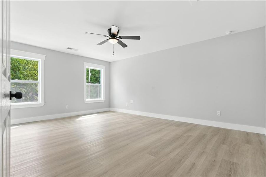 Spacious, unfurnished interior of a new home in , Dallas (Image 15).