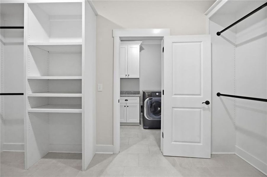 Furnished interior view inside a new home in , Dallas (Image 14).