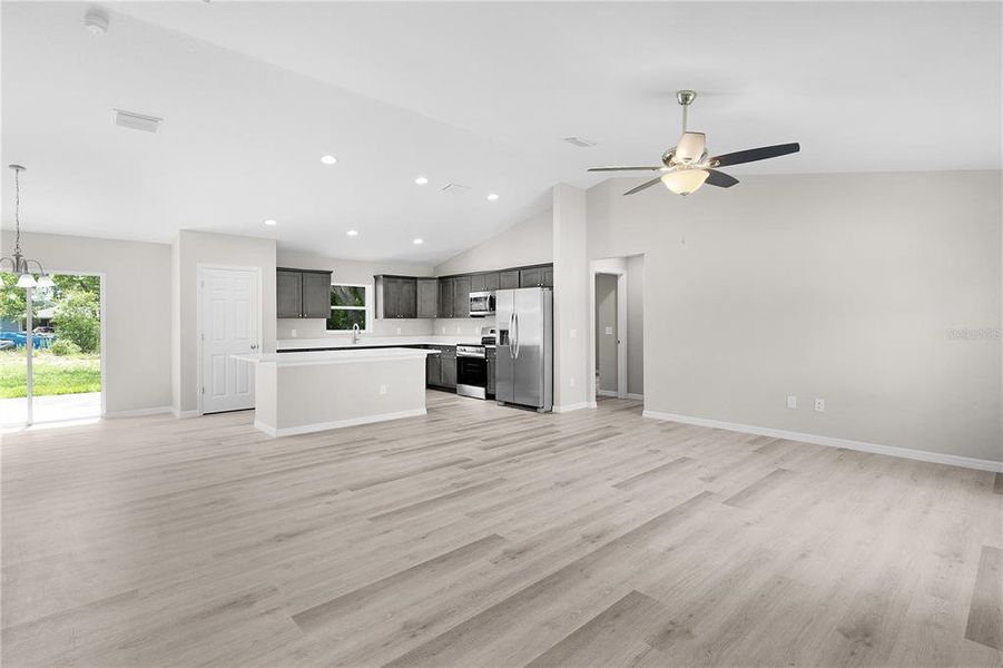 Spacious, unfurnished interior of a new home in , Summerfield (Image 25).