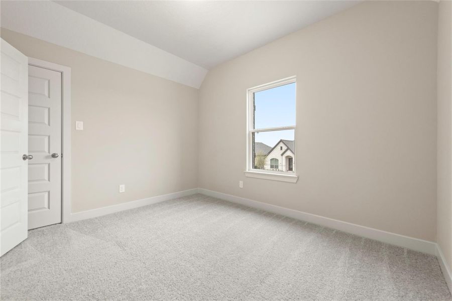 Representative image. Features, selections and colors may vary.