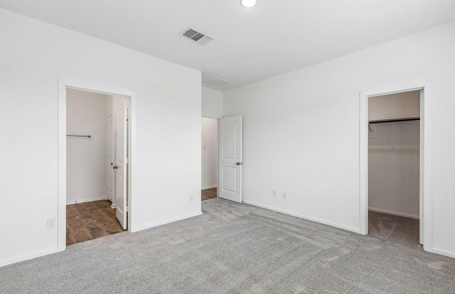 Spacious, unfurnished interior of a new home in Stokesbury, Waller (Image 23).