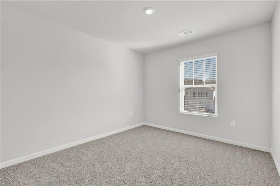 Spacious, unfurnished interior of a new home in , Jasper (Image 11).