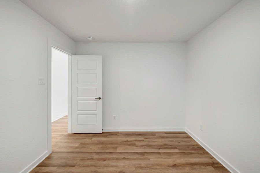 Spacious, unfurnished interior of a new home in Summerview, Fulshear (Image 28).