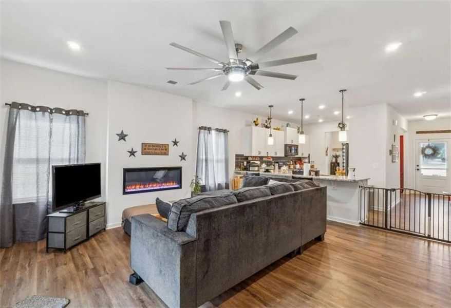 Furnished interior view inside a new home in , Cartersville (Image 17).