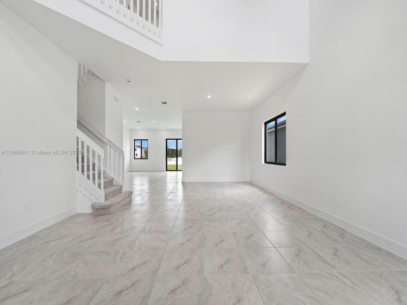 Spacious, unfurnished interior of a new home in , Homestead (Image 31).