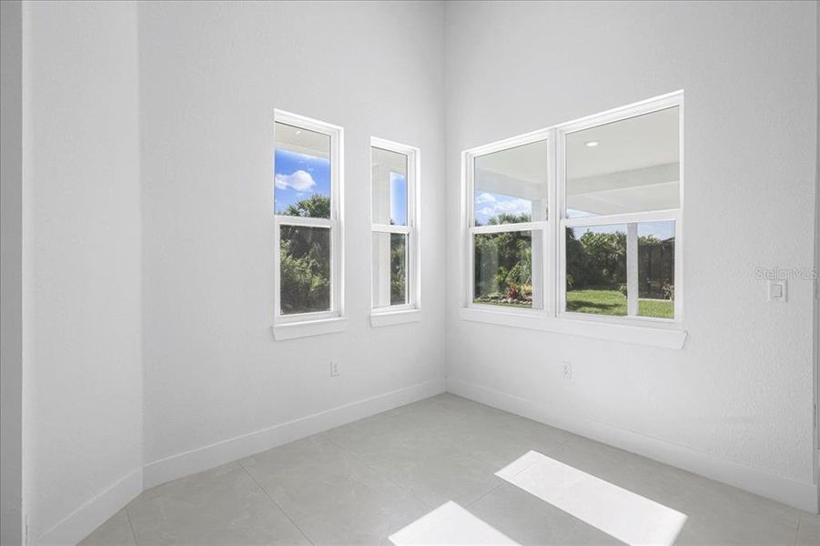 Spacious, unfurnished interior of a new home in , Port Charlotte (Image 16).