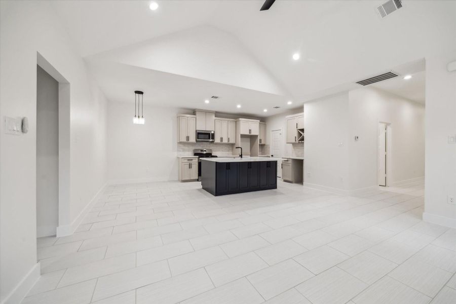 Spacious, unfurnished interior of a new home in , Houston (Image 19). Spacious, unfurnished interior of a new home in , Houston (Image 19).