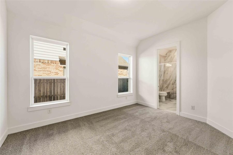 Spacious, unfurnished interior of a new home in Valencia, Manvel (Image 15).