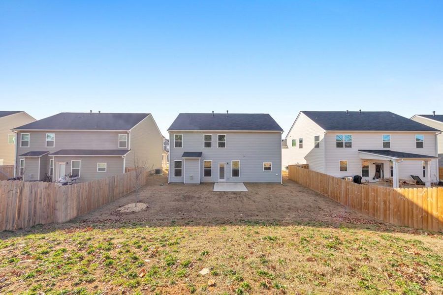 Exterior details and patio area of a home in Old Lost Mountain Estates, Powder Springs (Image 30).