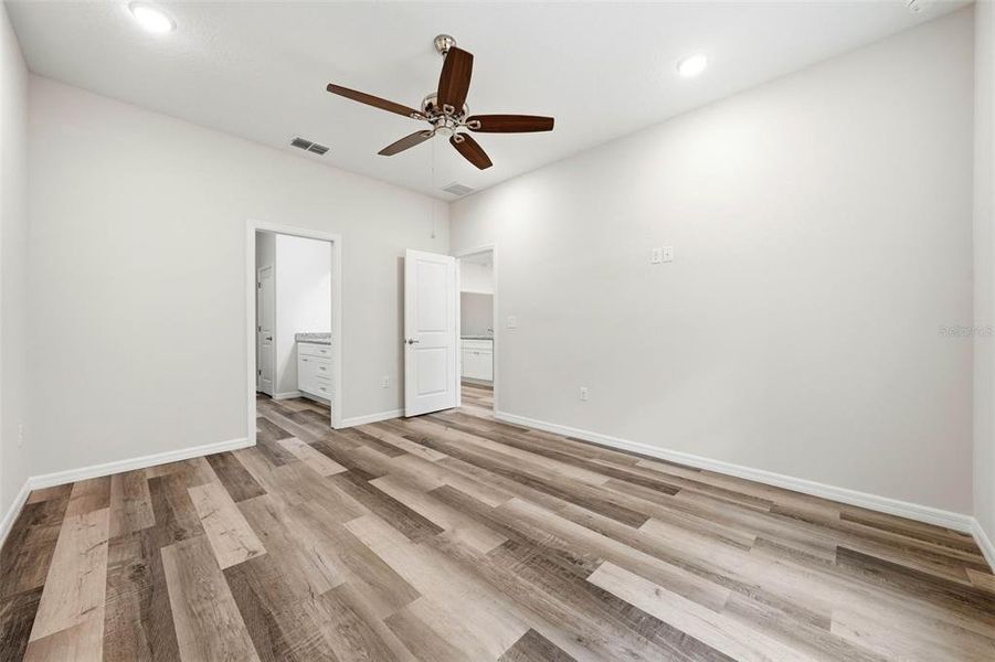 Spacious, unfurnished interior of a new home in , Astatula (Image 16).