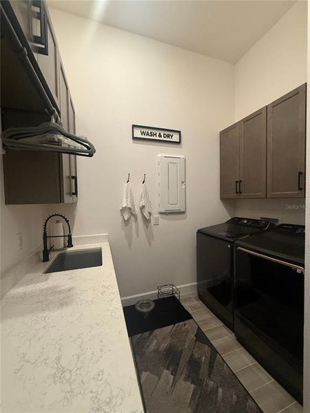 Furnished interior view inside a new home in , Apollo Beach (Image 29).