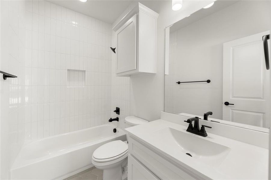 05. 2409 Belmont - 2ND Bath