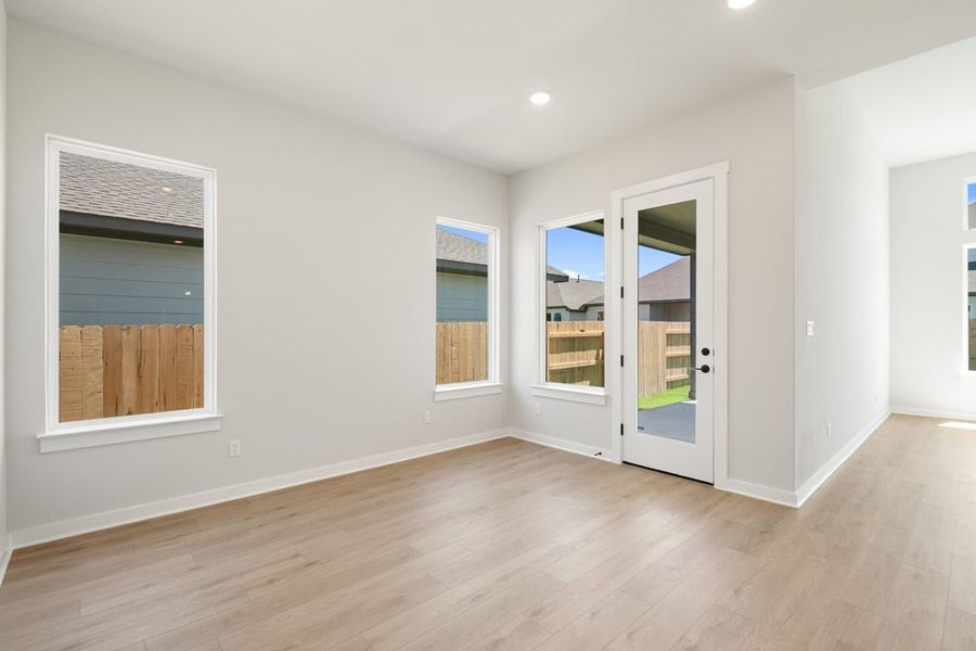 Spacious, unfurnished interior of a new home in Lagos Reserve, Manor (Image 21). Spacious, unfurnished interior of a new home in Lagos Reserve, Manor (Image 21).