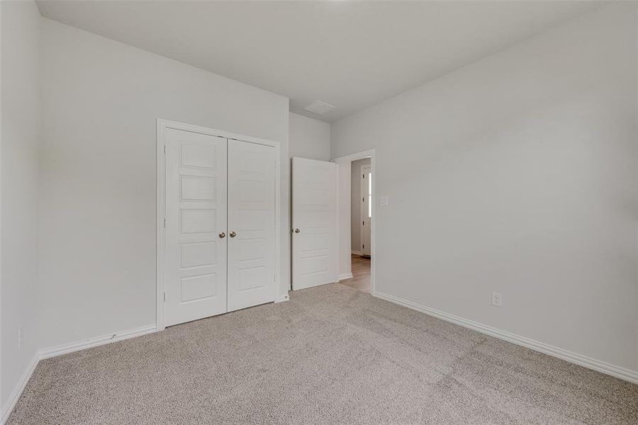Spacious, unfurnished interior of a new home in Creekside of Crowley, Crowley (Image 9).