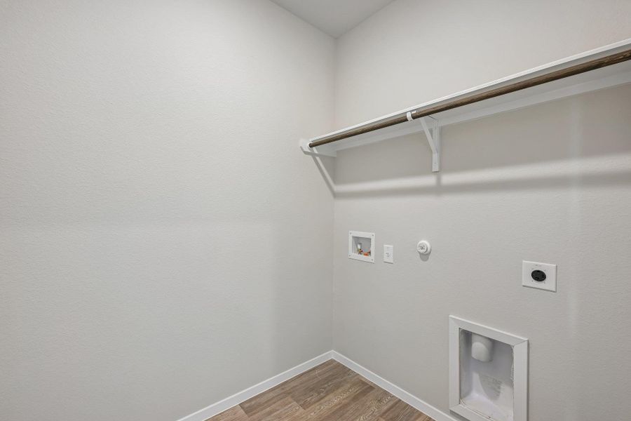 Spacious, unfurnished interior of a new home in Edgebrooke, Pflugerville (Image 33). Spacious, unfurnished interior of a new home in Edgebrooke, Pflugerville (Image 33).