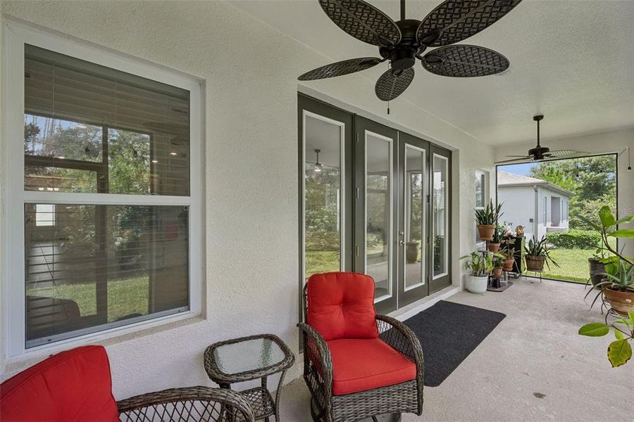 Exterior details and patio area of a home in , Deltona (Image 3).