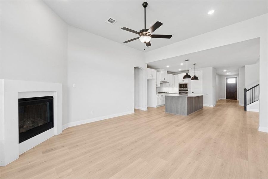 Spacious, unfurnished interior of a new home in South Pointe Cottage Series, Mansfield (Image 20). Spacious, unfurnished interior of a new home in South Pointe Cottage Series, Mansfield (Image 20).