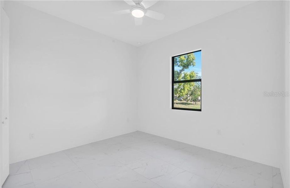 Spacious, unfurnished interior of a new home in , Cape Coral (Image 17).