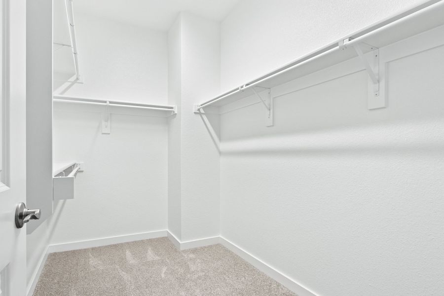 Spacious, unfurnished interior of a new home in Ten Mile Creek, Celina (Image 38).