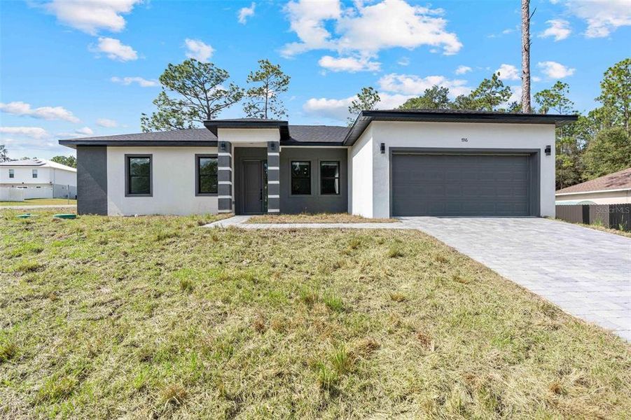 Exterior details and patio area of a home in , Citrus Springs (Image 3). Exterior details and patio area of a home in , Citrus Springs (Image 3).