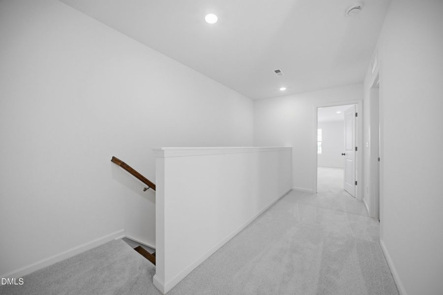 SUN_Everlee_Pic_CarsonII_QMI_227_Hall_1o