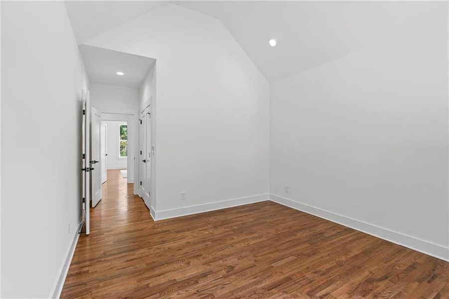 Spacious, unfurnished interior of a new home in , Atlanta (Image 28).