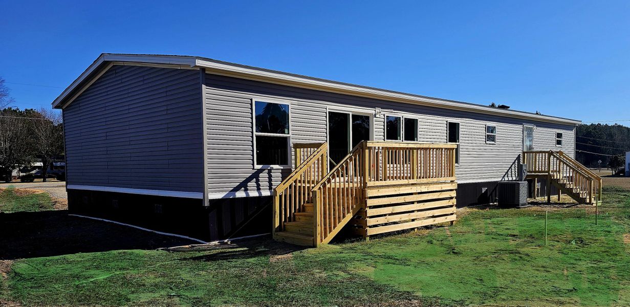 Exterior details and patio area of a home in , Wallace (Image 14).