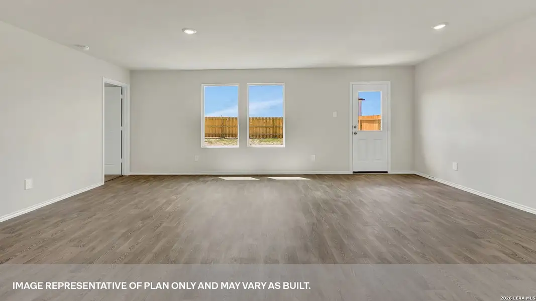 Spacious, unfurnished interior of a new home in , Luling (Image 14).