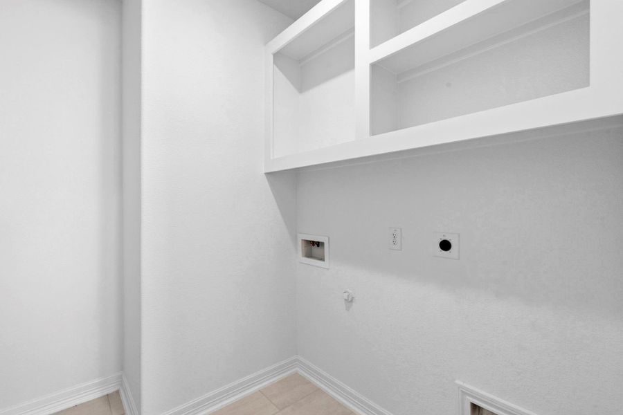 Spacious, unfurnished interior of a new home in Austin Point, Richmond (Image 24).