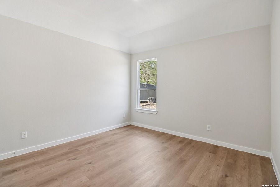 Spacious, unfurnished interior of a new home in Jordan's Ranch, San Antonio (Image 9).