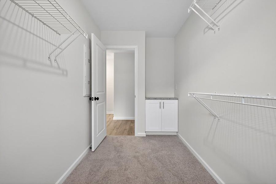 Spacious, unfurnished interior of a new home in Medlock Park, Austell (Image 29).