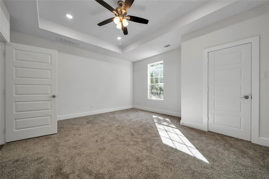 Spacious, unfurnished interior of a new home in , Scurry (Image 8).