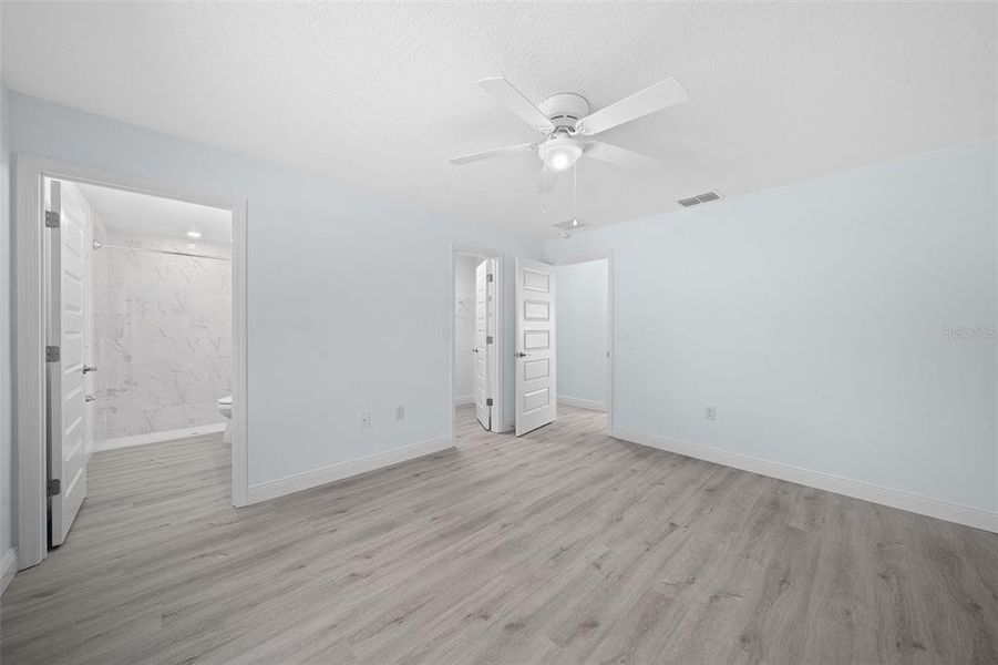 Spacious, unfurnished interior of a new home in , Ocala (Image 10).