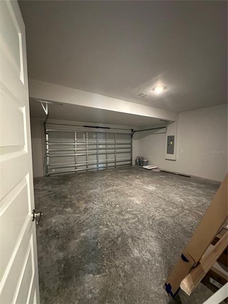 Spacious, unfurnished interior of a new home in , Ocala (Image 24).