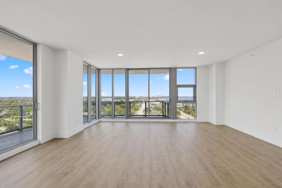 220 Lake Shore Drive - 3.jpg-FULL