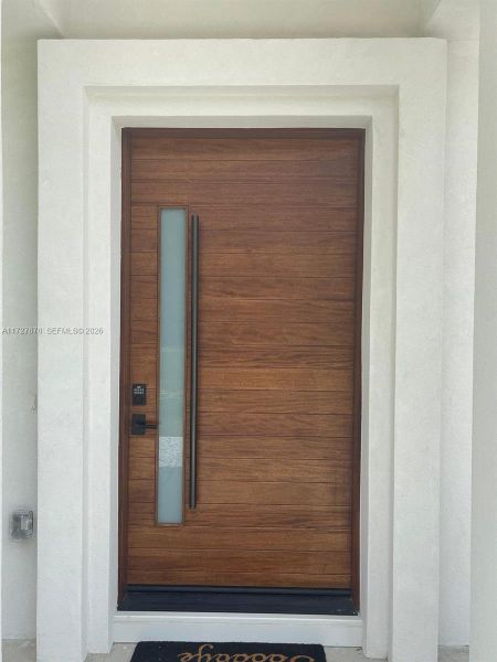 FRONT DOOR - 4'X8' MAHOGANY WOOD DOOR FRONT DOOR - 4'X8' MAHOGANY WOOD DOOR