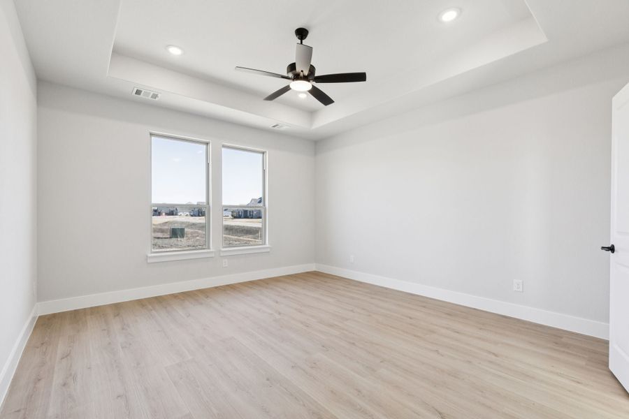 Spacious, unfurnished interior of a new home in Ellis Ranch Estates, Waxahachie (Image 19).