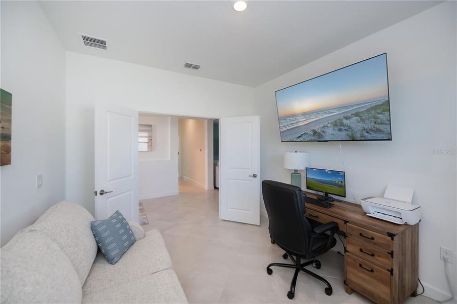Furnished interior view inside a new home in , Englewood (Image 8).