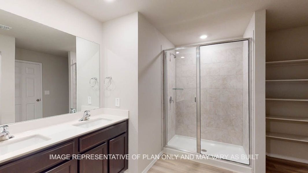 Furnished interior view inside a new home in Park Meadows, Lorena (Image 10).