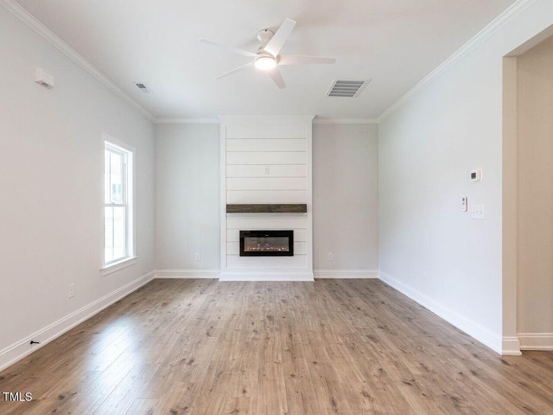 005-1280x960-family-room