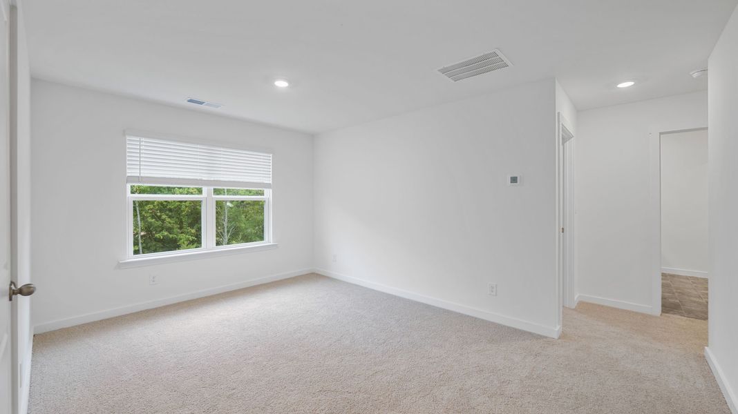 Representative unfurnished interior of a home built from the Hayden by D.R. Horton in Hawks Landing, Apison (Image 25).